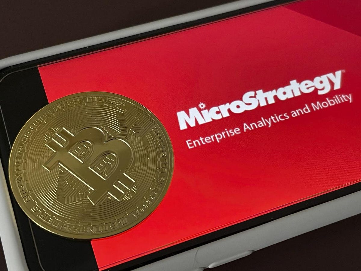 MSTR - دلیل احتمالی خرید بیت کوین توسط مایکرواستراتژی